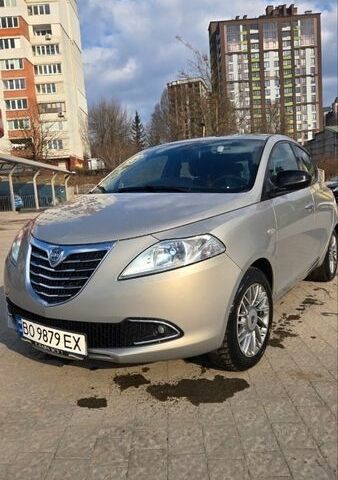 Бежевий Лянча Іпсілон, об'ємом двигуна 0.88 л та пробігом 109 тис. км за 5499 $, фото 1 на Automoto.ua