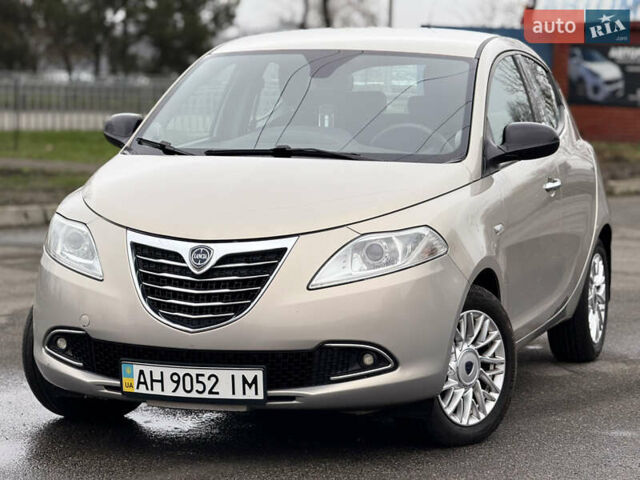 Бежевый Лянча Ипсилон, объемом двигателя 0.88 л и пробегом 79 тыс. км за 5399 $, фото 1 на Automoto.ua