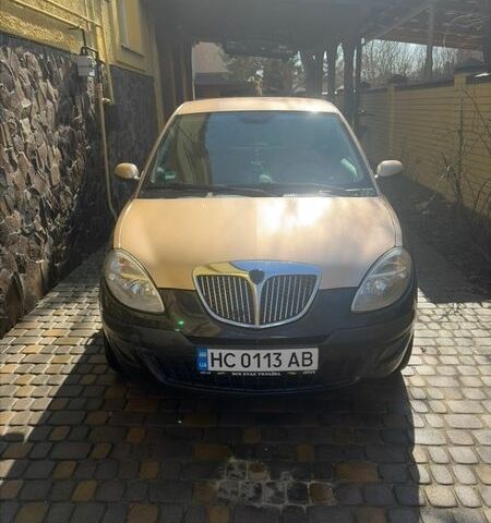 Черный Лянча Ипсилон, объемом двигателя 1.4 л и пробегом 140 тыс. км за 4300 $, фото 1 на Automoto.ua