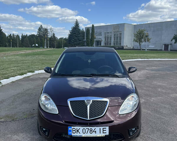 Фиолетовый Лянча Ипсилон, объемом двигателя 1.37 л и пробегом 178 тыс. км за 4900 $, фото 1 на Automoto.ua