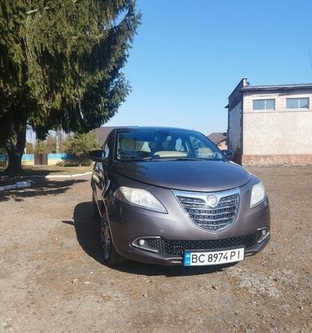 Коричневый Лянча Ипсилон, объемом двигателя 0.9 л и пробегом 250 тыс. км за 3800 $, фото 1 на Automoto.ua