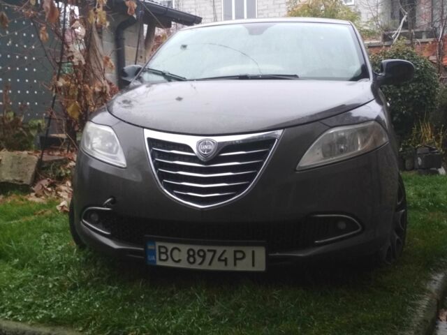 Коричневый Лянча Ипсилон, объемом двигателя 0.9 л и пробегом 220 тыс. км за 3500 $, фото 1 на Automoto.ua