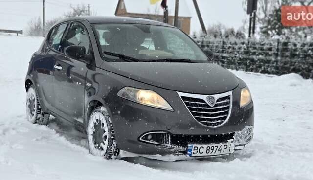 Коричневий Лянча Іпсілон, об'ємом двигуна 0.88 л та пробігом 224 тис. км за 3700 $, фото 1 на Automoto.ua