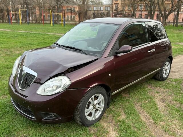 Червоний Лянча Іпсілон, об'ємом двигуна 1.4 л та пробігом 80 тис. км за 3200 $, фото 1 на Automoto.ua