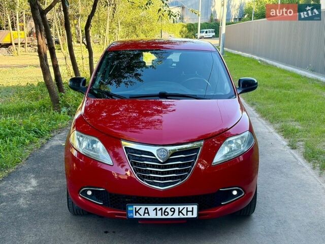 Червоний Лянча Іпсілон, об'ємом двигуна 0.88 л та пробігом 101 тис. км за 5200 $, фото 1 на Automoto.ua