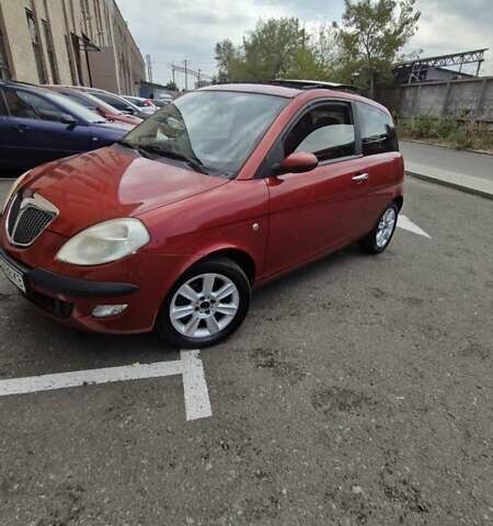 Красный Лянча Ипсилон, объемом двигателя 1.37 л и пробегом 137 тыс. км за 3400 $, фото 1 на Automoto.ua