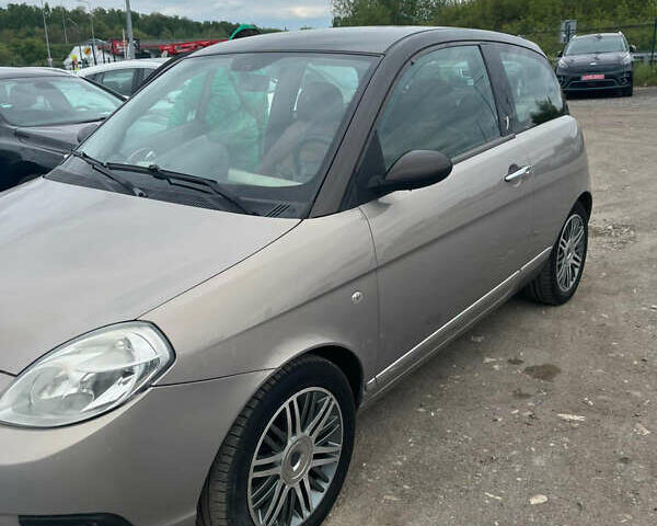 Сірий Лянча Іпсілон, об'ємом двигуна 1.4 л та пробігом 104 тис. км за 5500 $, фото 1 на Automoto.ua