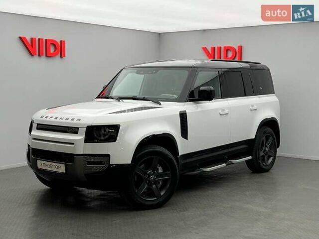 Белый Ленд Ровер Дефендер, объемом двигателя 3 л и пробегом 90 тыс. км за 71548 $, фото 1 на Automoto.ua