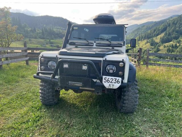 Бежевий Ленд Ровер Дефендер, об'ємом двигуна 2.5 л та пробігом 168 тис. км за 7999 $, фото 1 на Automoto.ua