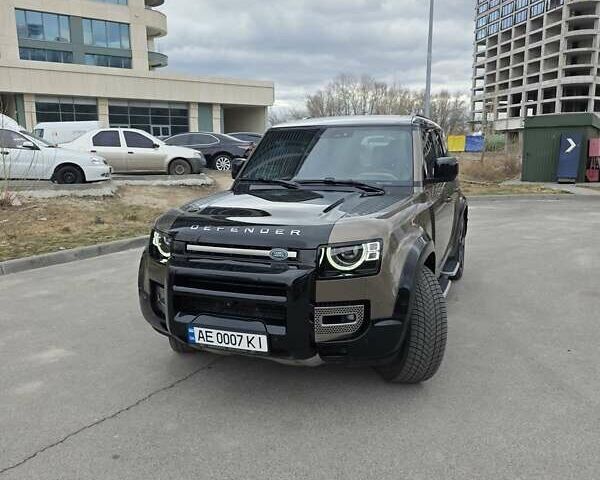 Коричневый Ленд Ровер Дефендер, объемом двигателя 3 л и пробегом 130 тыс. км за 78000 $, фото 1 на Automoto.ua