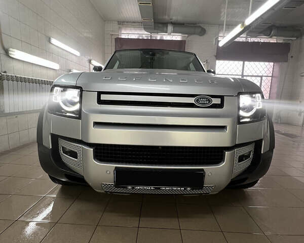 Серый Ленд Ровер Дефендер, объемом двигателя 2 л и пробегом 91 тыс. км за 60000 $, фото 1 на Automoto.ua