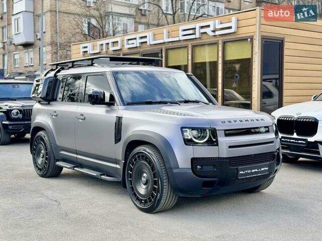 Серый Ленд Ровер Дефендер, объемом двигателя 3 л и пробегом 30 тыс. км за 81999 $, фото 1 на Automoto.ua