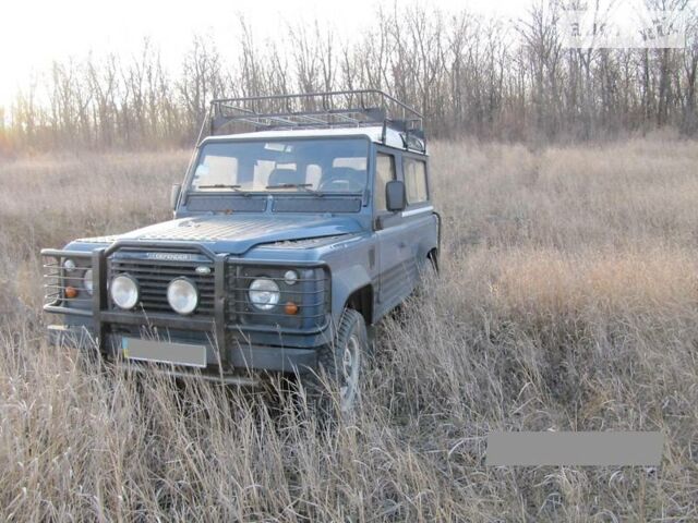 Синій Ленд Ровер Дефендер, об'ємом двигуна 2.5 л та пробігом 220 тис. км за 12000 $, фото 1 на Automoto.ua