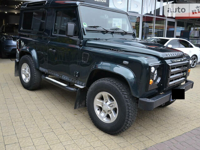 Зелений Ленд Ровер Дефендер, об'ємом двигуна 2.2 л та пробігом 105 тис. км за 45000 $, фото 1 на Automoto.ua