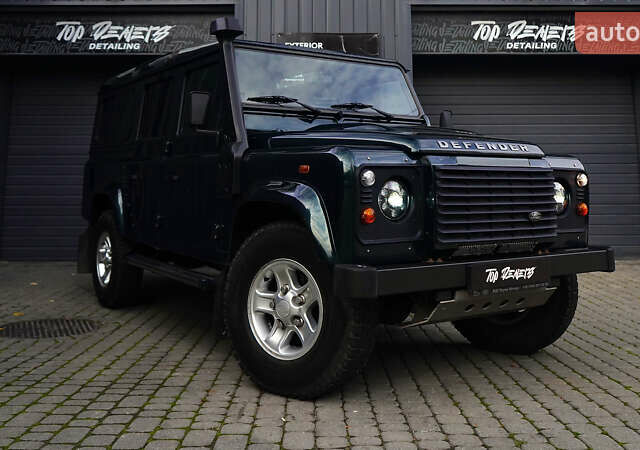 Зелений Ленд Ровер Дефендер, об'ємом двигуна 2.2 л та пробігом 98 тис. км за 87000 $, фото 1 на Automoto.ua