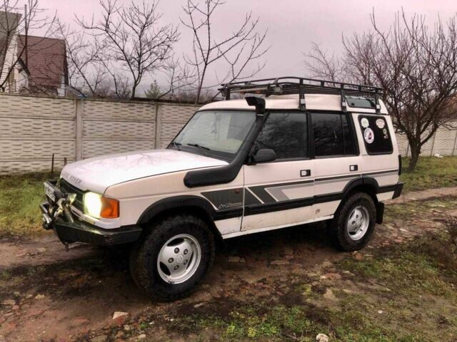 Белый Ленд Ровер Дискавери, объемом двигателя 2.5 л и пробегом 334 тыс. км за 6900 $, фото 1 на Automoto.ua