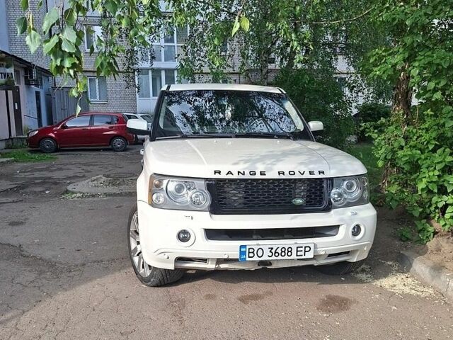 Білий Ленд Ровер Діскавері, об'ємом двигуна 4.4 л та пробігом 300 тис. км за 10000 $, фото 1 на Automoto.ua