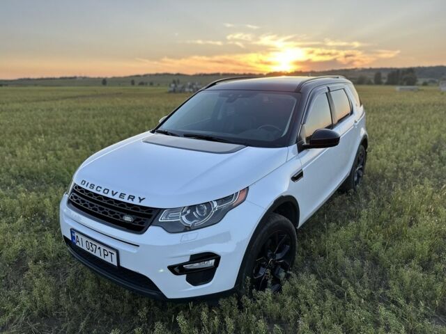 Білий Ленд Ровер Діскавері, об'ємом двигуна 2 л та пробігом 170 тис. км за 16000 $, фото 1 на Automoto.ua