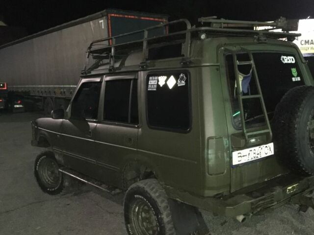 Чорний Ленд Ровер Діскавері, об'ємом двигуна 2.5 л та пробігом 160 тис. км за 4499 $, фото 1 на Automoto.ua