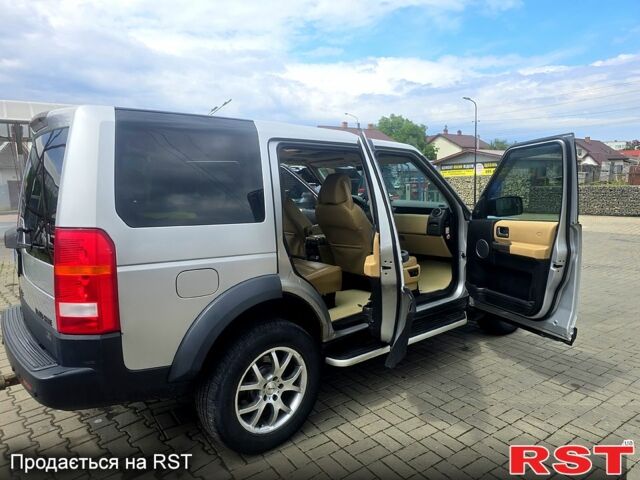 Серый Ленд Ровер Дискавери, объемом двигателя 3 л и пробегом 425 тыс. км за 9000 $, фото 1 на Automoto.ua