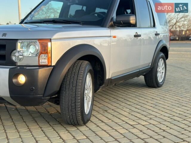 Серый Ленд Ровер Дискавери, объемом двигателя 2.72 л и пробегом 276 тыс. км за 9999 $, фото 1 на Automoto.ua