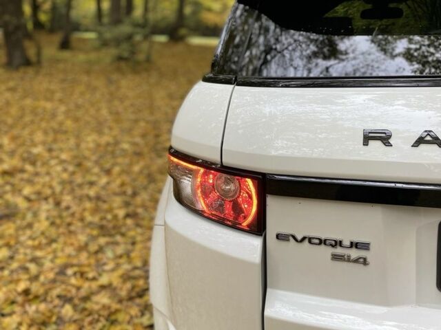 Белый Ленд Ровер Эвок, объемом двигателя 2 л и пробегом 181 тыс. км за 15800 $, фото 1 на Automoto.ua