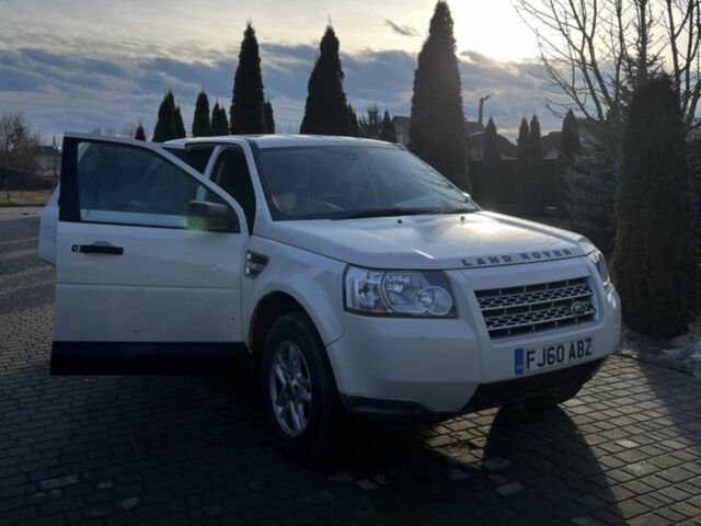 Белый Ленд Ровер Фрилендер, объемом двигателя 2.2 л и пробегом 206 тыс. км за 3141 $, фото 1 на Automoto.ua