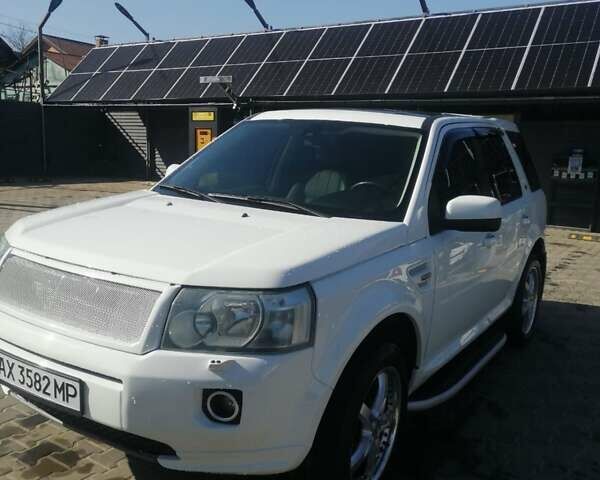 Белый Ленд Ровер Фрилендер, объемом двигателя 3.2 л и пробегом 200 тыс. км за 12500 $, фото 1 на Automoto.ua