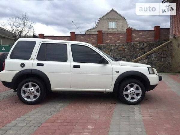 Білий Ленд Ровер Freelander, об'ємом двигуна 2 л та пробігом 292 тис. км за 11400 $, фото 1 на Automoto.ua