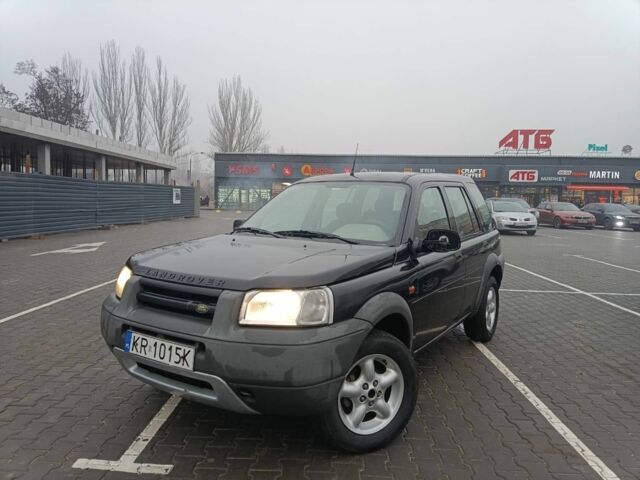 Черный Ленд Ровер Фрилендер, объемом двигателя 2 л и пробегом 300 тыс. км за 3100 $, фото 1 на Automoto.ua