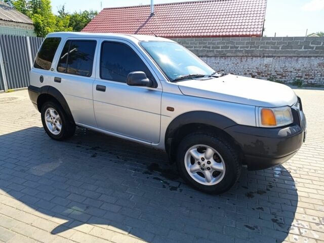 Серый Ленд Ровер Фрилендер, объемом двигателя 2 л и пробегом 260 тыс. км за 2500 $, фото 1 на Automoto.ua