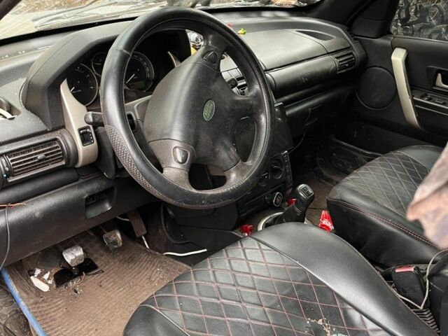 Серый Ленд Ровер Фрилендер, объемом двигателя 2 л и пробегом 320 тыс. км за 2200 $, фото 1 на Automoto.ua