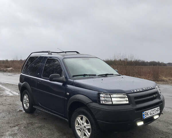 Синій Ленд Ровер Freelander, об'ємом двигуна 2 л та пробігом 370 тис. км за 5600 $, фото 1 на Automoto.ua