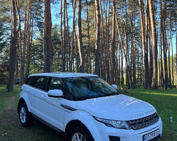Ленд Ровер Рендж Ровер Эвок 2012 в Киеве на Automoto.ua Белый Ленд Ровер Рендж Ровер Эвок, объемом двигателя 2.18 л и пробегом 215 тыс. км за 19999 $, фото 1 на Automoto.ua