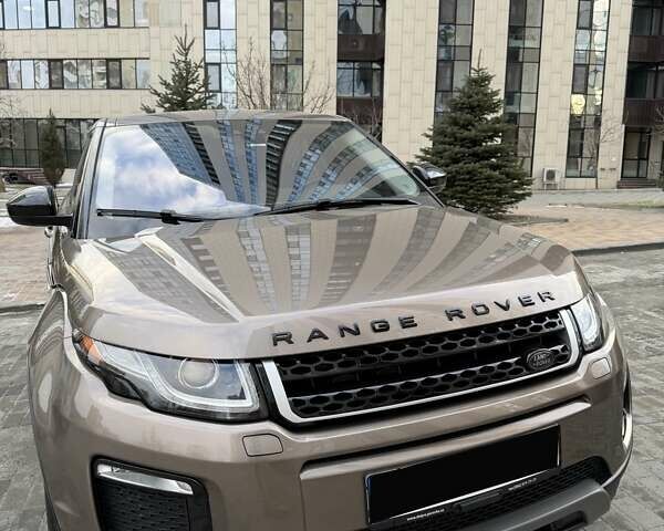 Коричневый Ленд Ровер Рендж Ровер Эвок, объемом двигателя 2 л и пробегом 96 тыс. км за 21000 $, фото 1 на Automoto.ua