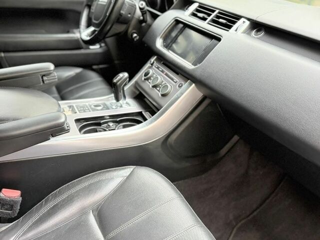 Білий Ленд Ровер Range Rover Sport, об'ємом двигуна 2.99 л та пробігом 160 тис. км за 33000 $, фото 1 на Automoto.ua