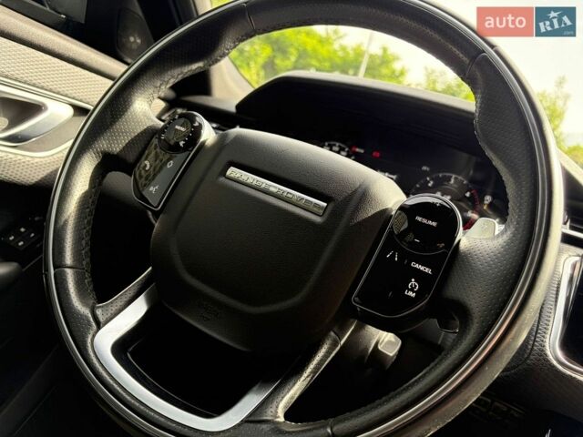 Червоний Ленд Ровер Рендж Ровер Велар, об'ємом двигуна 2 л та пробігом 112 тис. км за 39999 $, фото 1 на Automoto.ua