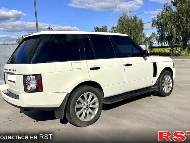 Білий Ленд Ровер Рендж Ровер, об'ємом двигуна 4.4 л та пробігом 213 тис. км за 11000 $, фото 1 на Automoto.ua