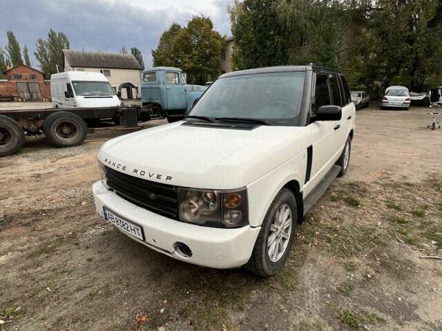 Ленд Ровер Рендж Ровер 2002 у Радомышле на Automoto.ua Білий Ленд Ровер Рендж Ровер, об'ємом двигуна 4.4 л та пробігом 300 тис. км за 4500 $, фото 1 на Automoto.ua