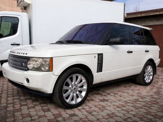 Білий Ленд Ровер Рендж Ровер, об'ємом двигуна 0 л та пробігом 250 тис. км за 8000 $, фото 1 на Automoto.ua