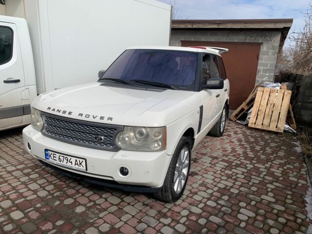 Білий Ленд Ровер Рендж Ровер, об'ємом двигуна 4.2 л та пробігом 246 тис. км за 7793 $, фото 1 на Automoto.ua