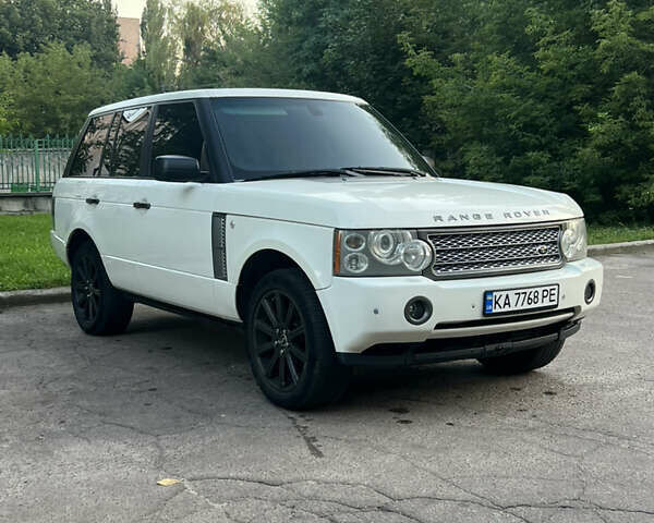 Білий Ленд Ровер Рендж Ровер, об'ємом двигуна 4.4 л та пробігом 315 тис. км за 8900 $, фото 1 на Automoto.ua
