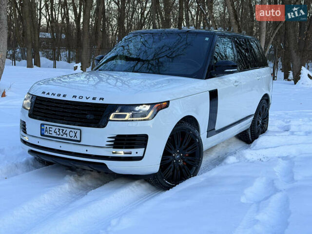 Белый Ленд Ровер Рендж Ровер, объемом двигателя 3 л и пробегом 73 тыс. км за 55000 $, фото 1 на Automoto.ua