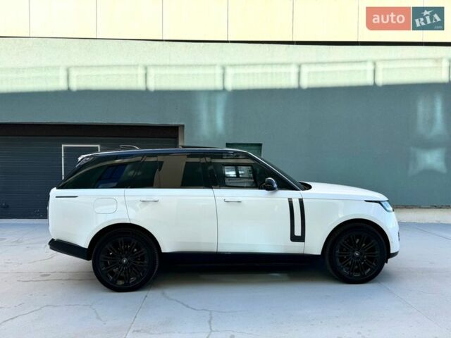 Белый Ленд Ровер Рендж Ровер, объемом двигателя 3 л и пробегом 46 тыс. км за 175000 $, фото 1 на Automoto.ua