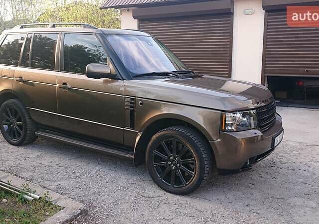 Бежевый Ленд Ровер Рендж Ровер, объемом двигателя 4.37 л и пробегом 215 тыс. км за 25000 $, фото 1 на Automoto.ua