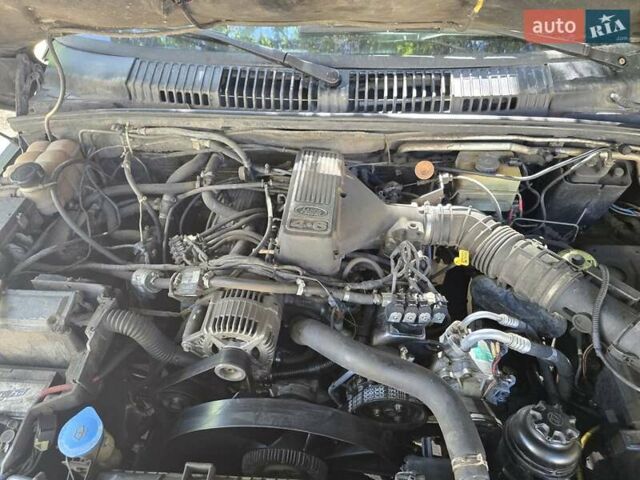 Чорний Ленд Ровер Рендж Ровер, об'ємом двигуна 4.55 л та пробігом 252 тис. км за 6300 $, фото 1 на Automoto.ua