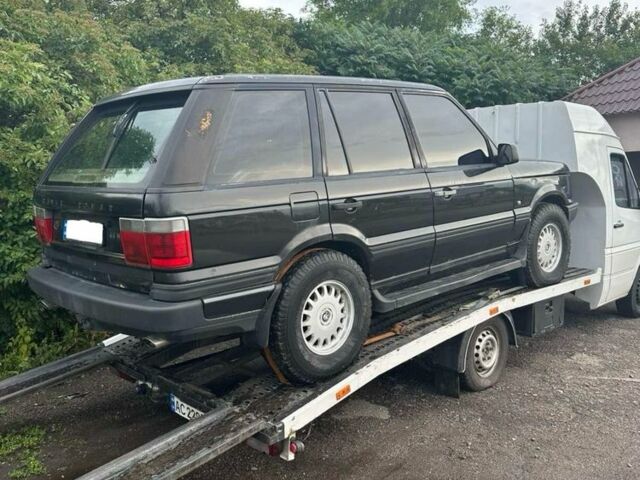 Черный Ленд Ровер Рендж Ровер, объемом двигателя 4.6 л и пробегом 250 тыс. км за 3850 $, фото 1 на Automoto.ua