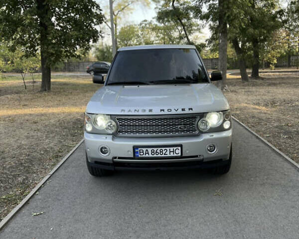 Сірий Ленд Ровер Рендж Ровер, об'ємом двигуна 4.4 л та пробігом 235 тис. км за 10500 $, фото 1 на Automoto.ua