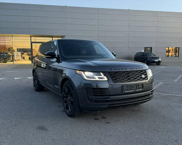 Серый Ленд Ровер Рендж Ровер, объемом двигателя 5 л и пробегом 150 тыс. км за 70000 $, фото 1 на Automoto.ua