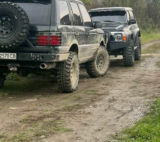 Зеленый Ленд Ровер Рендж Ровер, объемом двигателя 4 л и пробегом 876 тыс. км за 9000 $, фото 1 на Automoto.ua